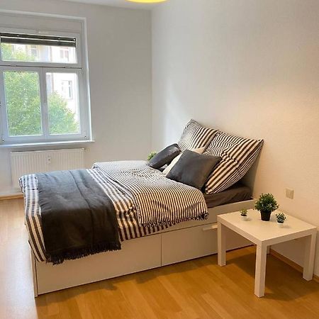Schones Zimmer Naher Bahnhof Neustadt Dresden Zentral Wlan Bagian luar foto