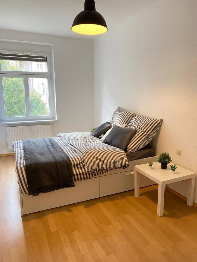 Schones Zimmer Naher Bahnhof Neustadt Dresden Zentral Wlan Bagian luar foto